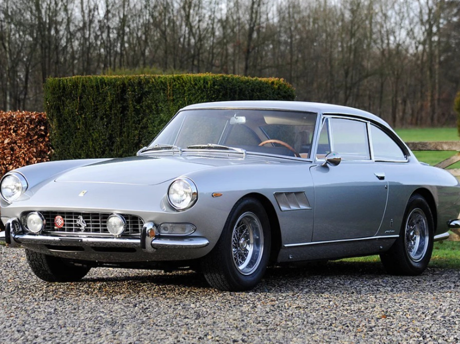 ECR - Ferrari 330 GT 2+2 Series II details