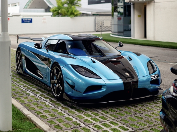 koenigsegg agera r lime green