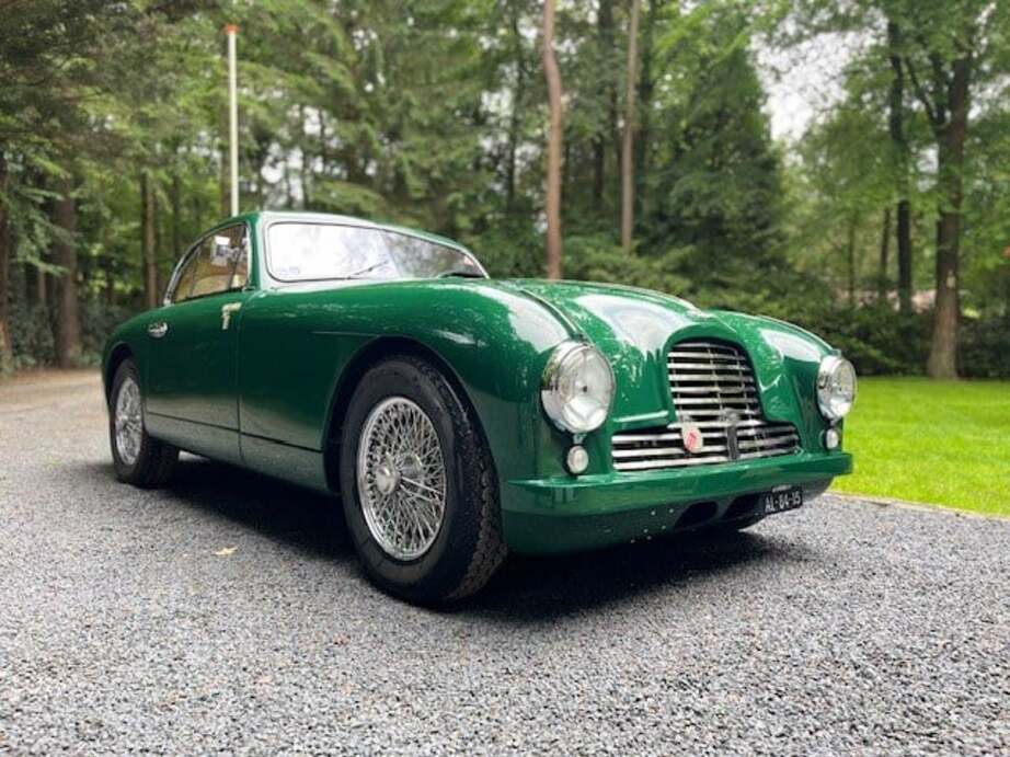 ECR - Aston Martin DB2 details