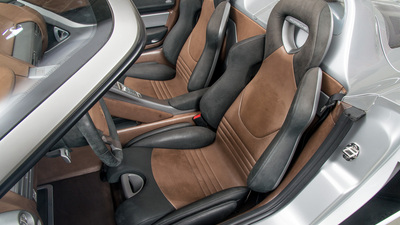 Black / Brown LeatherInterior image