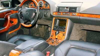 Black / Medium Grey LeatherInterior image