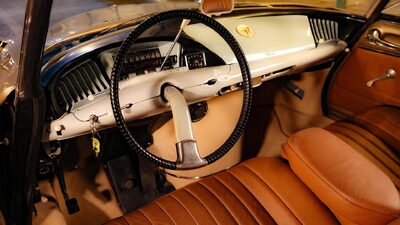 Brown LeatherInterior image