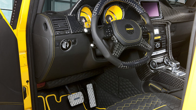 Black Leather - Yellow Stitching / PipingInterior image