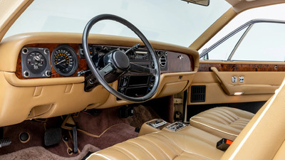 Nuella Tan Leather - White PipingInterior image