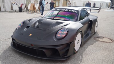 Exclusive Rennsport Naked CarbonColor image