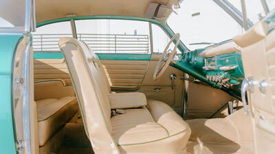 Beige LeatherInterior image