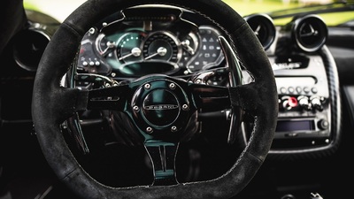 Black Leather / Alcantara - Red / White / Green StitchingInterior image
