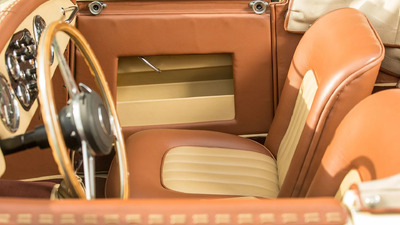 Tan LeatherInterior image