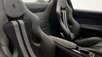 Nero AlcantaraInterior image