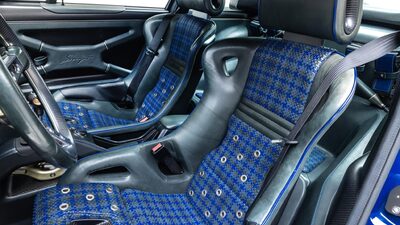Black Leather / Ghosted Houndstooth - Blue Stitching / PipingInterior image