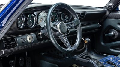 Black Leather / Ghosted Houndstooth - Blue Stitching / PipingInterior image