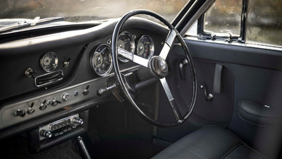Blue / Grey LeatherInterior image