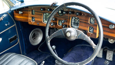 Grey LeatherInterior image