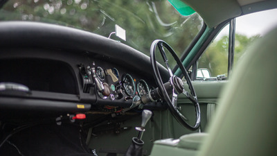 Mint LeatherInterior image