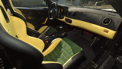 Beige Leather / Verde Inserts - Verde PipingInterior image