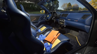 Beige / Dark Blue Leather - Giallo StitchingInterior image