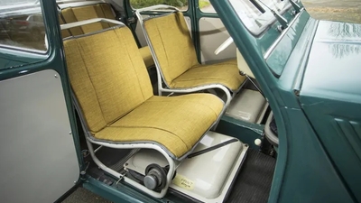 Beige LeatherInterior image