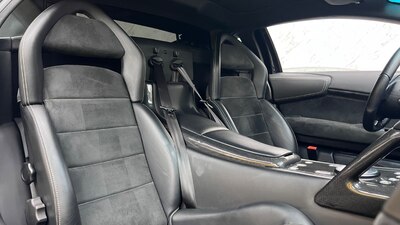 Nero Perseus Leather / Grigio Sirius Alcantara - Argento StitchingInterior image