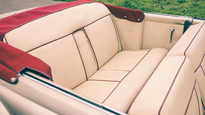Beige LeatherInterior image