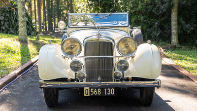 Cream / BlueColor image