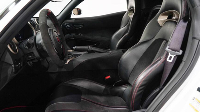 Black Leather - Red StitchingInterior image