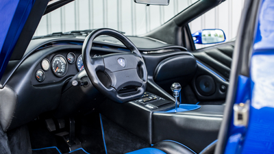 Black / Blue leatherInterior image