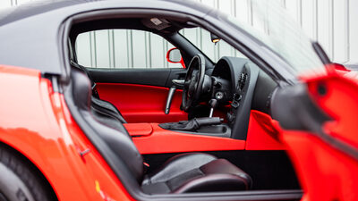 Black / Red LeatherInterior image