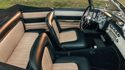 Black / Medium Slate Gray LeatherInterior image