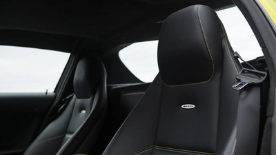 Black / Electricbeam Leather - Black Alcantara - Yellow StitchingInterior image