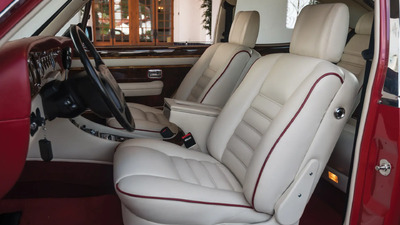 Magnolia LeatherInterior image