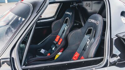 Black Cloth / Alcantara - Red StitchingInterior image