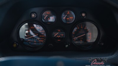 Blu / Crema LeatherInterior image