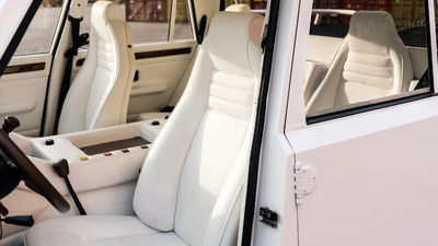 Bianco / Marrone LeatherInterior image