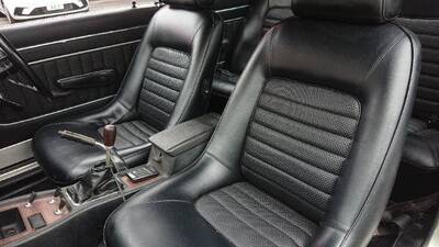 Beige LeatherInterior image