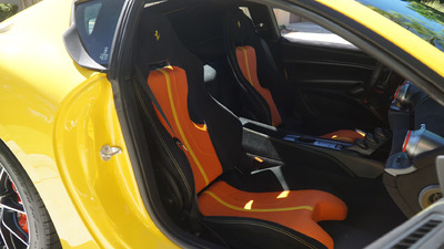 Arancio Leather / Nero Alcantara - Giallo Stitching / PipingInterior image