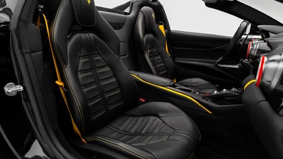 Black Leather - Yellow Stitching / PipingInterior image