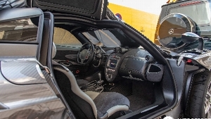 Black Leather / Grey Alcantara - White StitchingInterior image