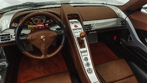 Ascot Brown / Dark Grey LeatherInterior image