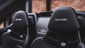 Black Leather - White StitchingInterior image