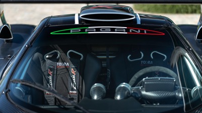 Black Alcantara / LeatherInterior image