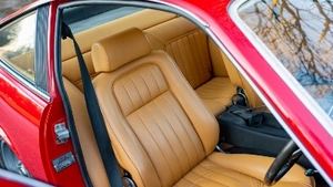 Black / Beige LeatherInterior image