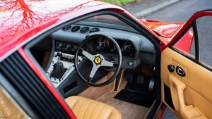 Black / Beige LeatherInterior image