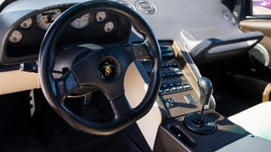 Black / Cream leatherInterior image