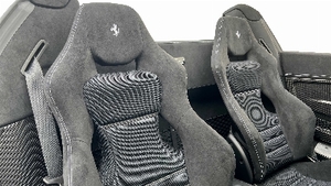 Nero Alcantara - Bianco StitchingInterior image