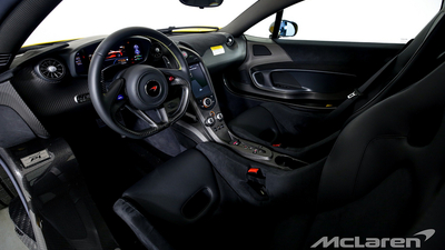 Bentley English Tan leather / Black Alcantara - Brown StitchingInterior image