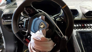 Nero Ade Alcantara / Leather - Giallo Taurus Stitching / PipingInterior image