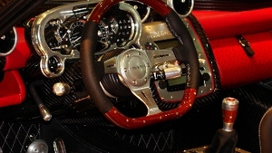 Black / Red Leather - White StitchingInterior image
