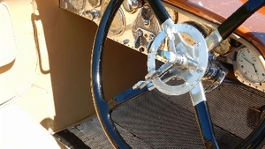 Beige LeatherInterior image