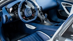 Gris Rafale / Deep Blue LeatherInterior image