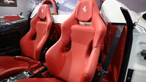 Rosso Leather - Bianco StitchingInterior image